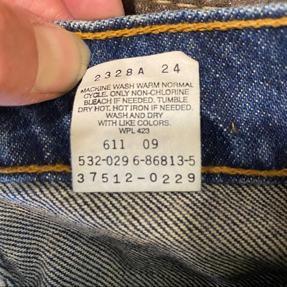 Vintage Levi’s 512 Red Tab high waisted denim shorts, original tags attached - Picture 12 of 15